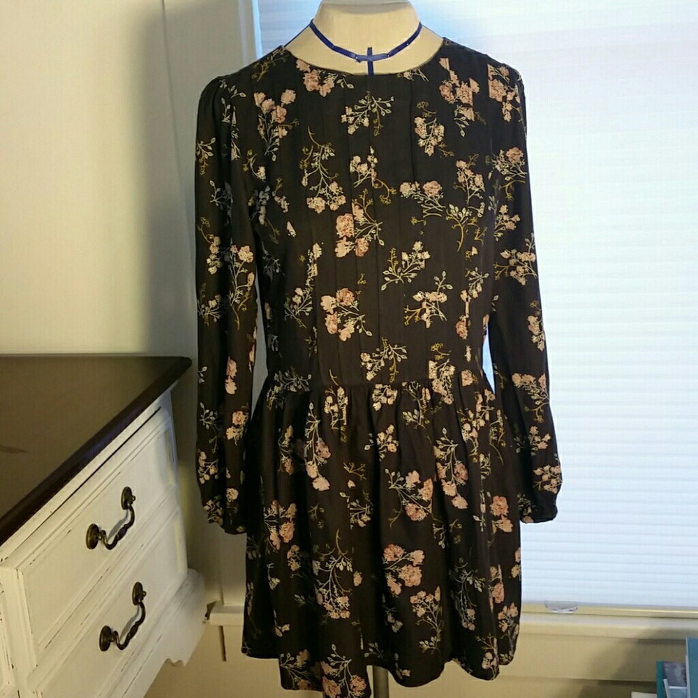 Hinge Pintuck Minidress